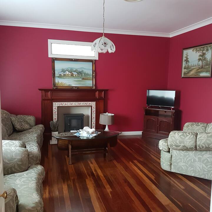 Dela Costa House Aqua Room $200/night - Tuross Head