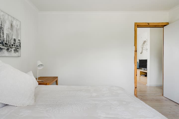 The Owl & the Pussycat Solar Powered Home in Scarborough gallery image 2