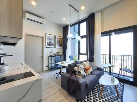 Stylish High Rise Apartment in Sukhumvit /1min>BTS