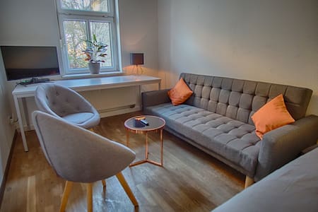 Deluxe, central, fast WiFi, modern [CITY TAX INC.]