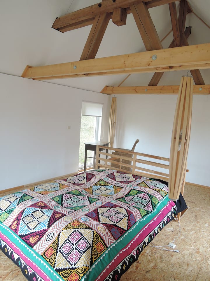 helles Schlafzimmer im OG