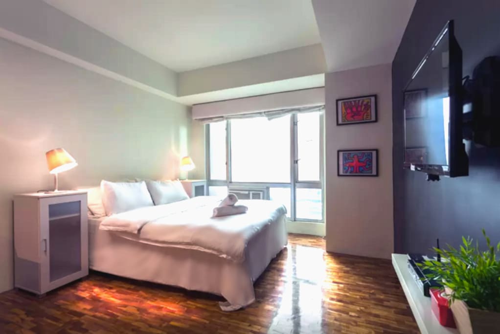 Sleeping area, tv has a flexible arm