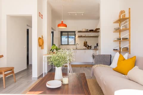 Successful Airbnb property: Welcome to Casa Mela. A sunny apartment in Burgau in Budens
