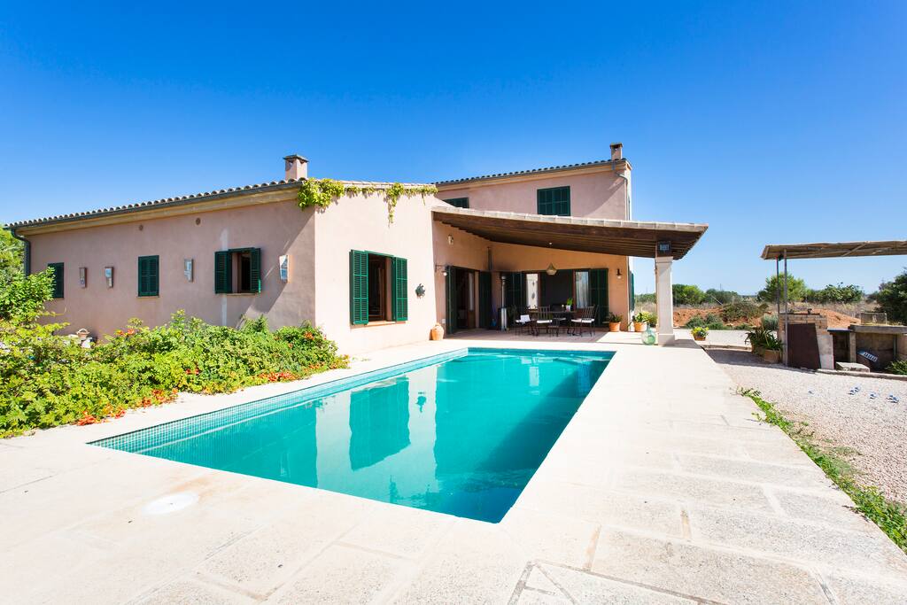 piscina , porche y barbacoa