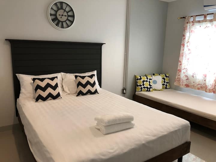 يتم توفير غرفة النوم رقم2
** سرير فردي بتكلفة إضافية (يرجى التحقق من قوانين بيتنا)