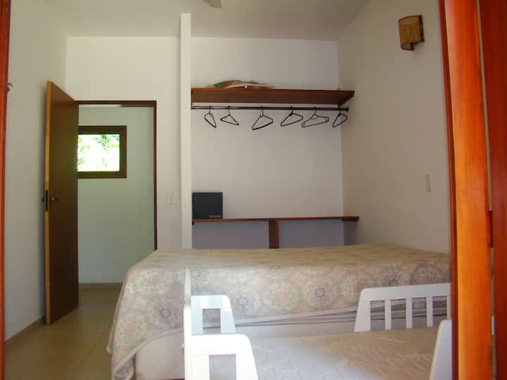 Cama doble y cama para niños pequeños 