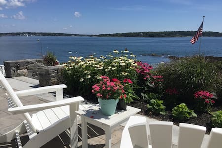 Amazing views! Oceanfront with private entrance