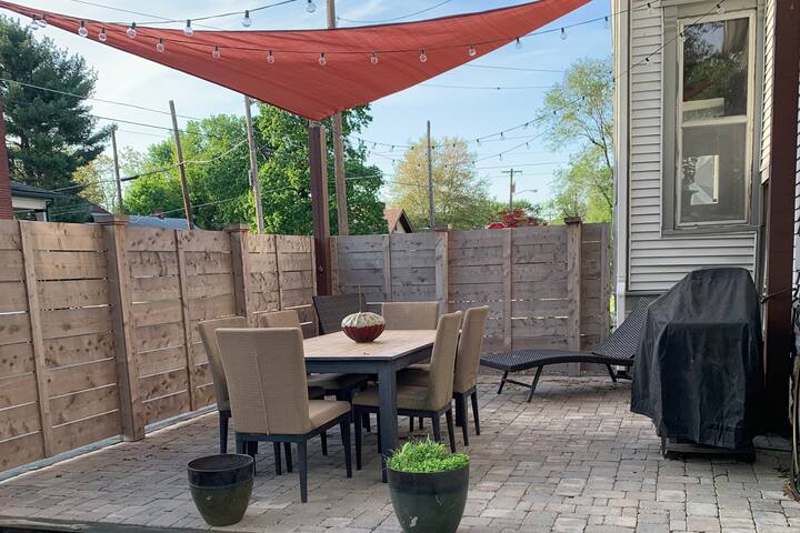 Cozy Historic 2nd Floor Apartment