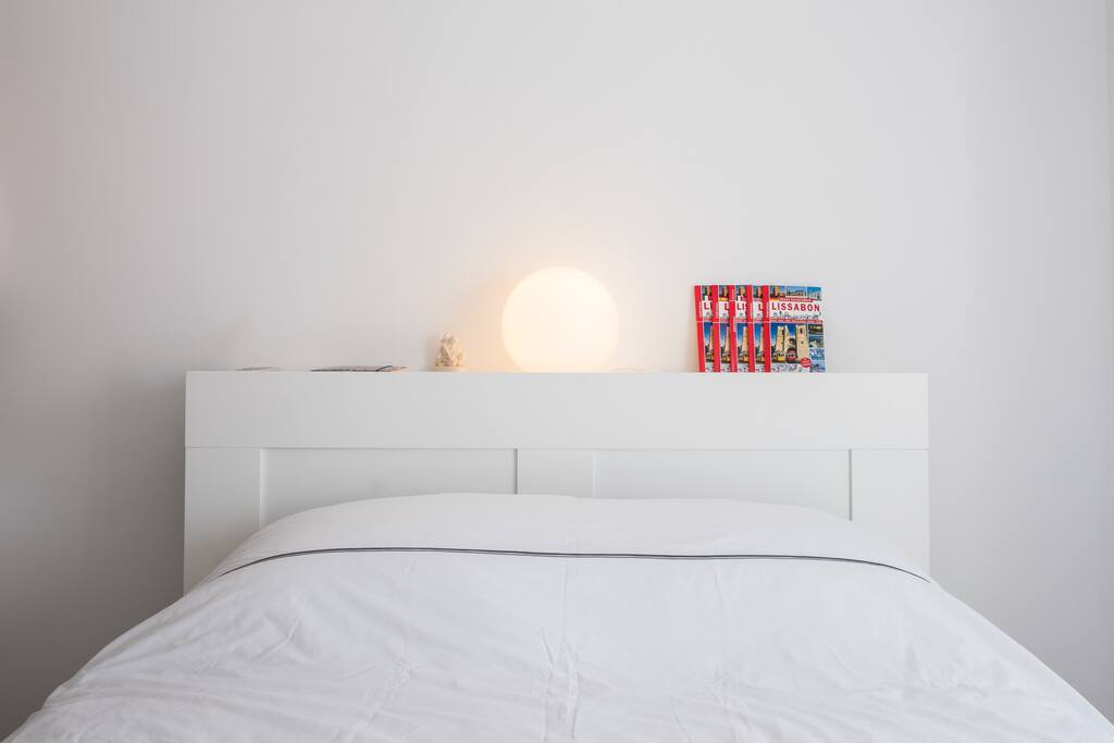 Bett (Schlafzimmer) / bed (bedroom)
