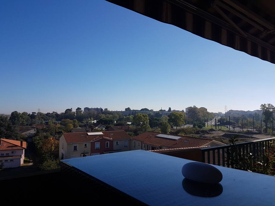Vue depuis la Terasse - mange debout pour 4 personnes