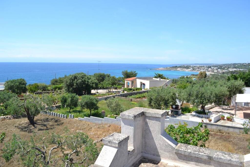 Baia di Ciardo, raggiungibile a piedi.