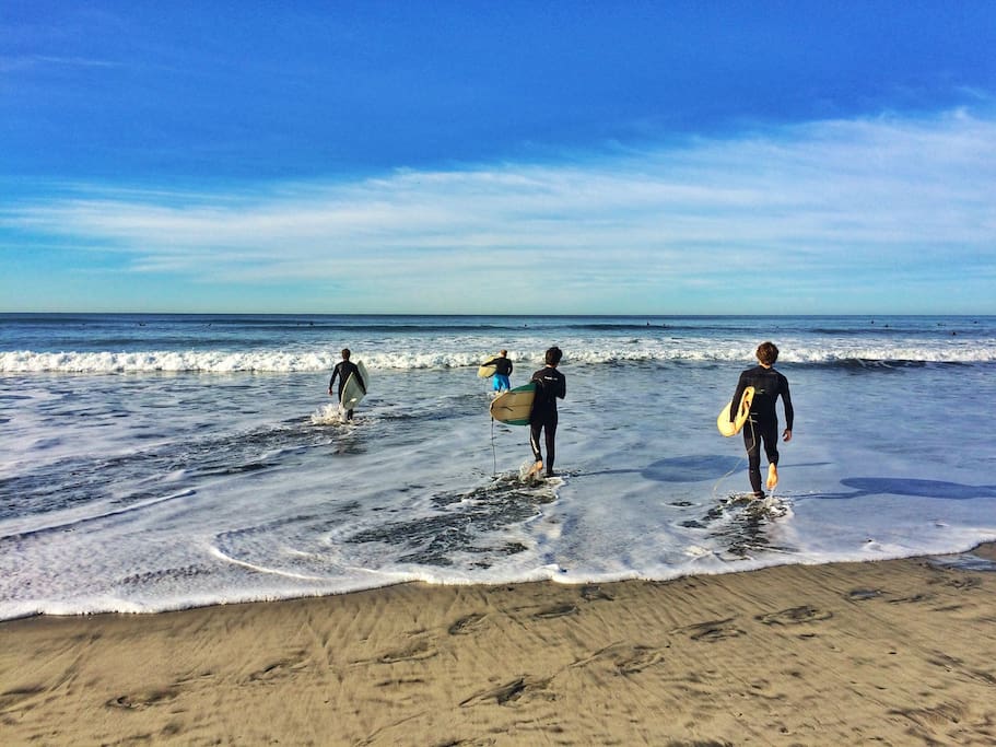 We have surf boards, boogie, skim and foamie boards for guest use (6 in all)