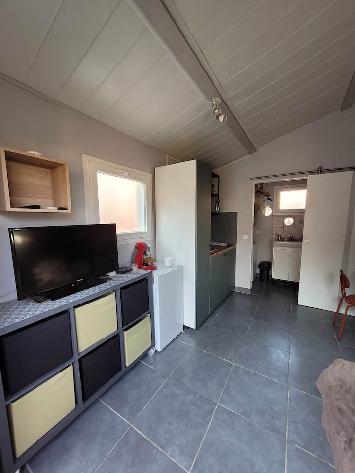 Le Studio De Maya - Ibis Budget Avignon Nord