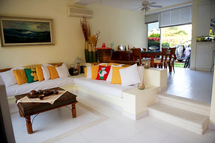 Villas Palmasol - Private Pool, Central Location - イスタパ・シワタネホ