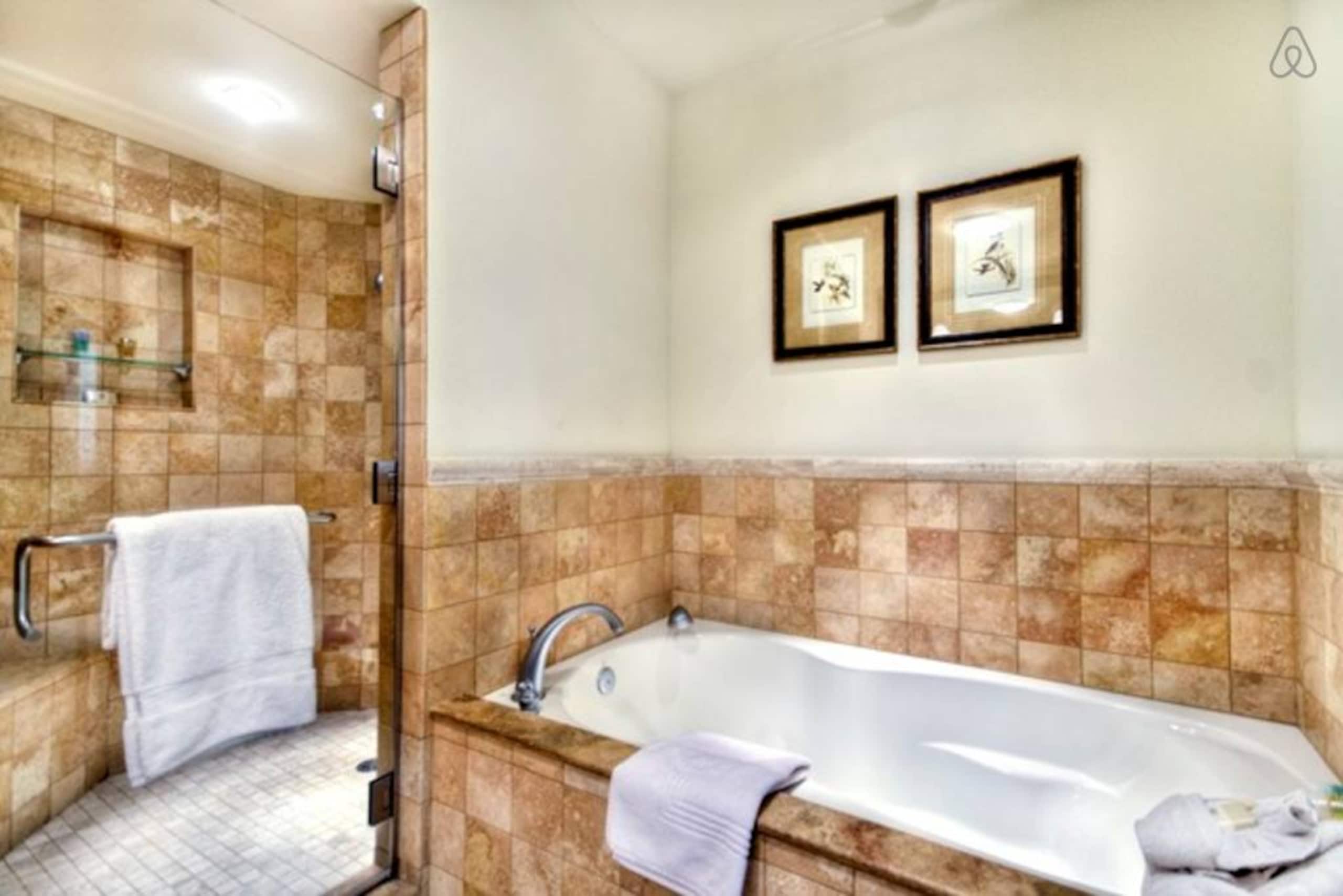 Villa in Waikoloa Village · ★5.0 · 2 bedrooms · 5 beds · 2 baths - Photo 10