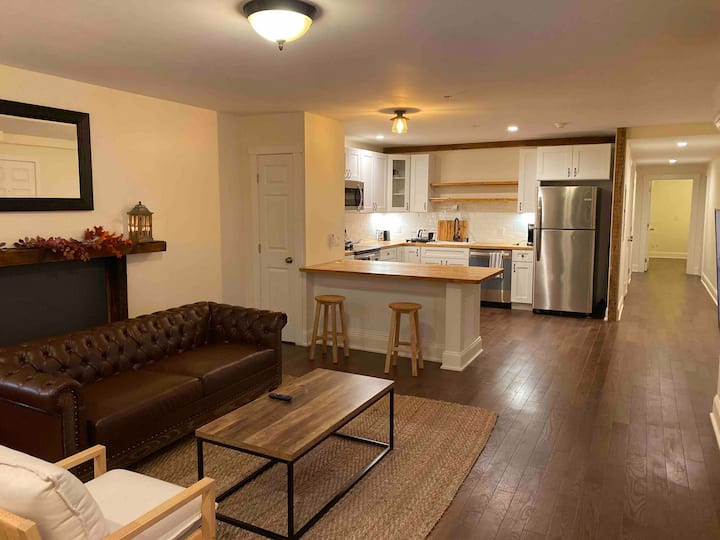 Luxurious 3 Bedroom Downtown Albany Holiday homes for Rent in Albany