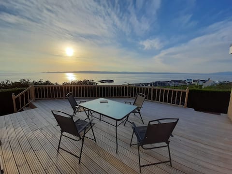 Self Catering Bungalow offering panoramic views