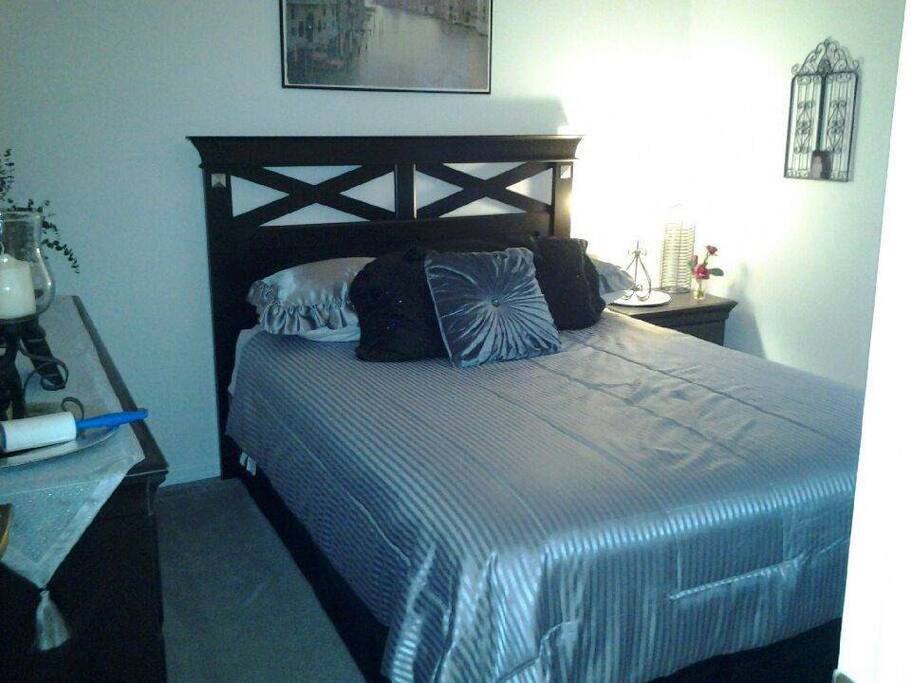 Full/double size bed