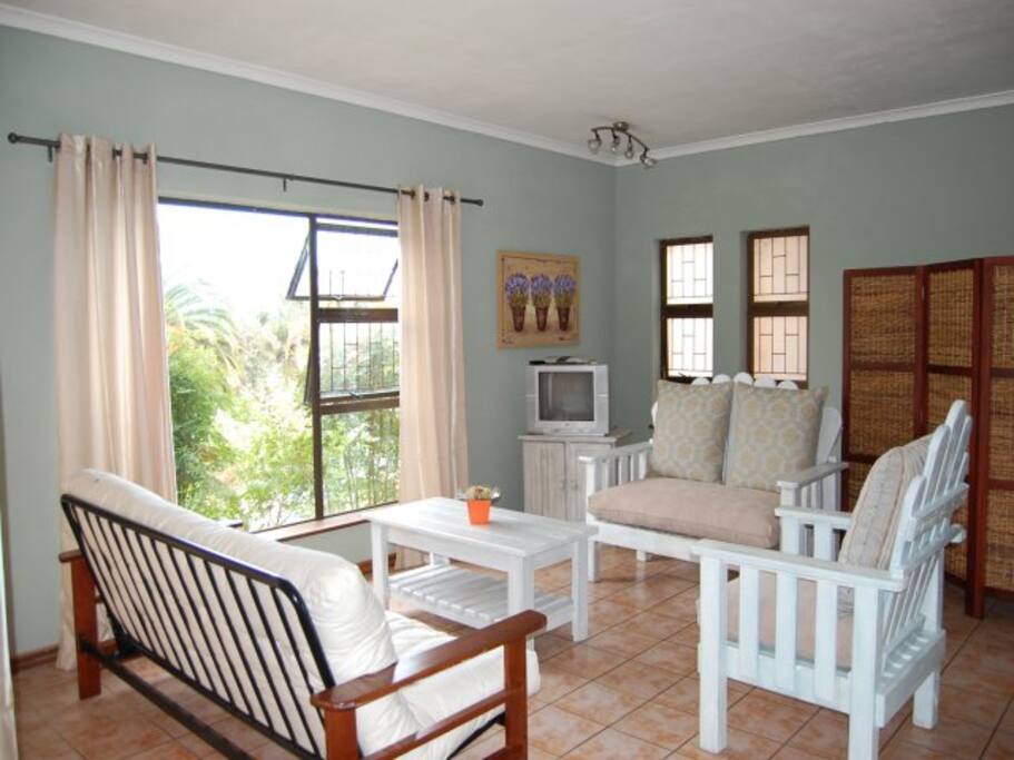 Unit 2 Lounge