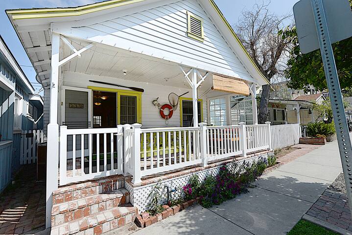 Charming Cottage+Large Porch, 2.5 Blocks to Beach gallery image 2