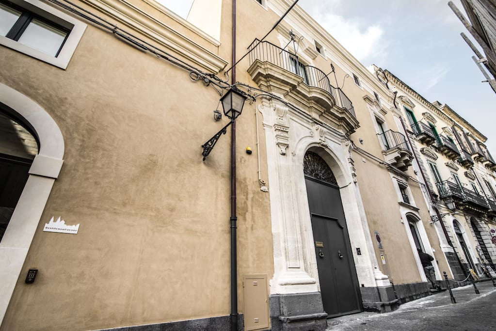 La facciata di Residenza Cavour
