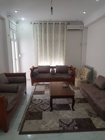 Bel appartement Annaba à 10min à pied de la plage.