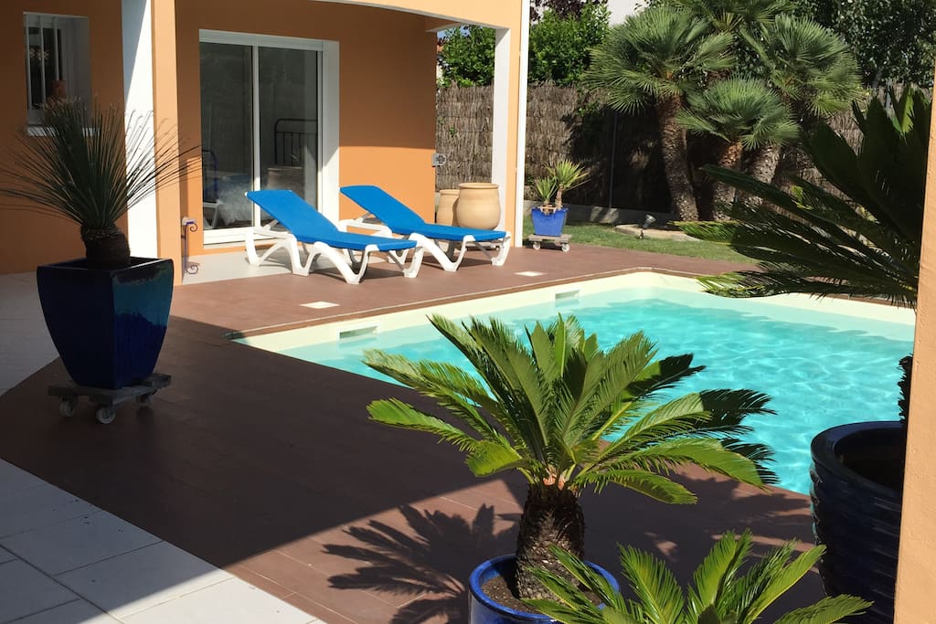 Chambre vue piscine