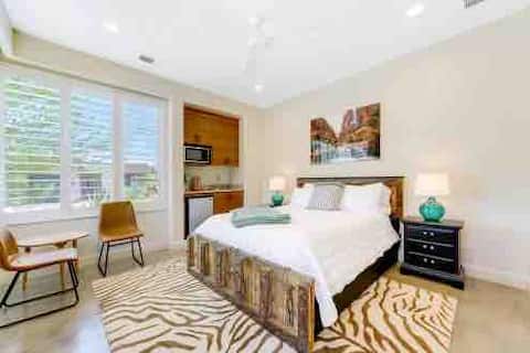 Top performing Airbnb: Charming Luxury Casita near Snow Canyon in Ivins