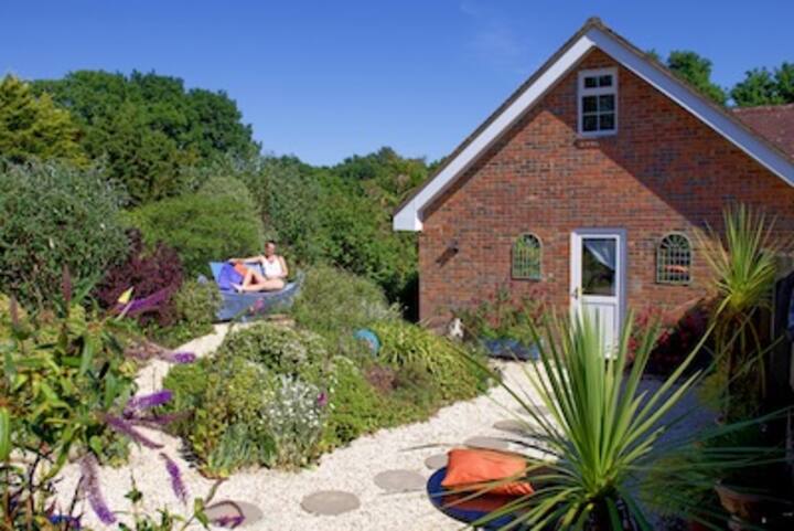 Rushcroft Lodge The Beautiful New Forest Sleeps 2 Farm Stays For Rent In Sway England United Kingdom