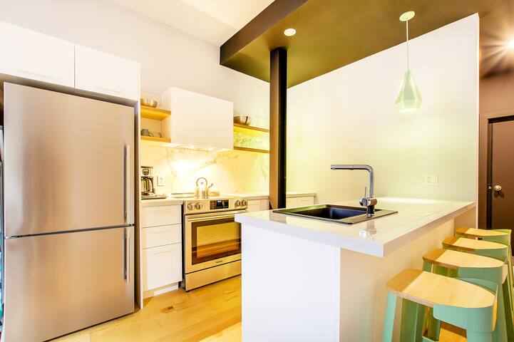 SP104-Les Lofts St-Pierre – Par Les Lofts Vieux-QC gallery image 3