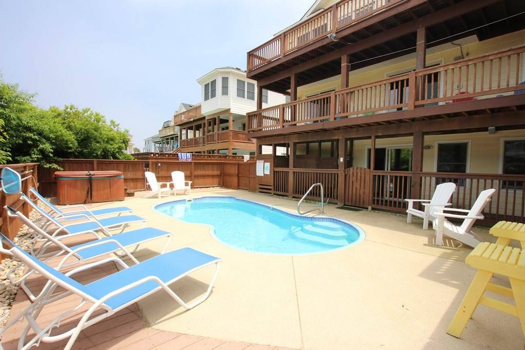 Terrace,Pool,Water,Chair,Furniture
