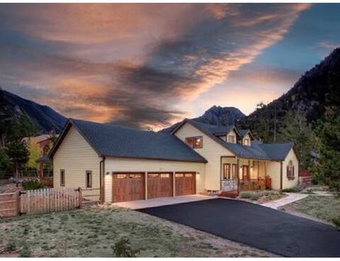 *DogFriendly* 5BR, HotTub, PoolTable, Walk2Frisco