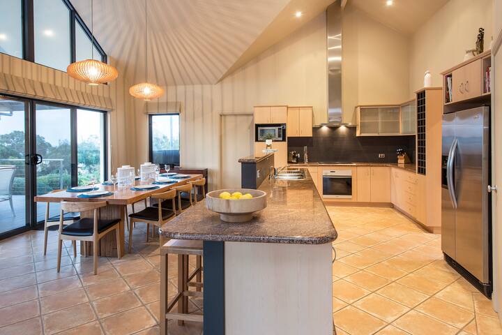 Bay Views, Eagle Bay gallery image 2