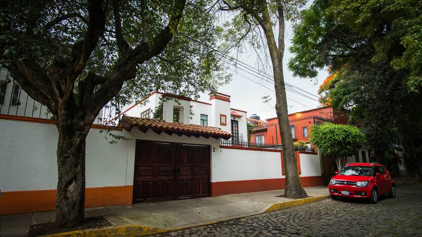 Casa Bola, nice house near Coyoacan. gallery image 3