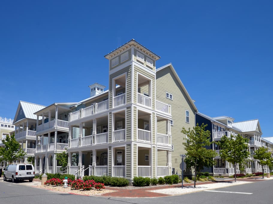 Sunset Island, 10 Shore Point Drive - Exterior