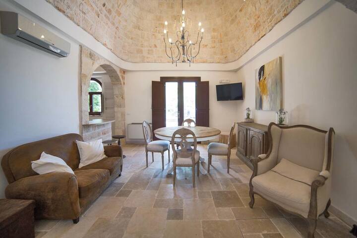 Magnificent panoramic trullo gallery image 4