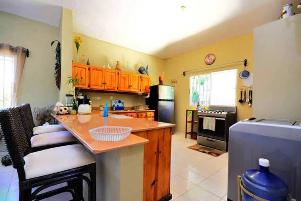 SPACIOUS KITCHEN