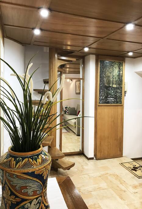 Ingresso, particolare
