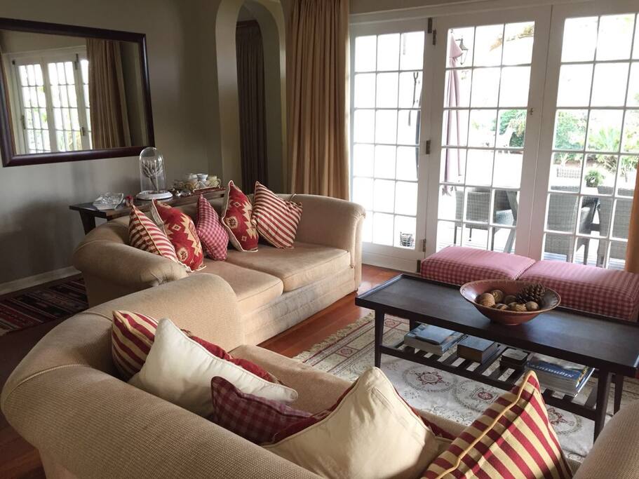 Lounge 1