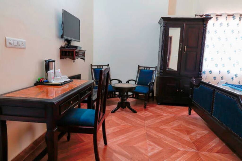 The workspace and desk in the double bedroom