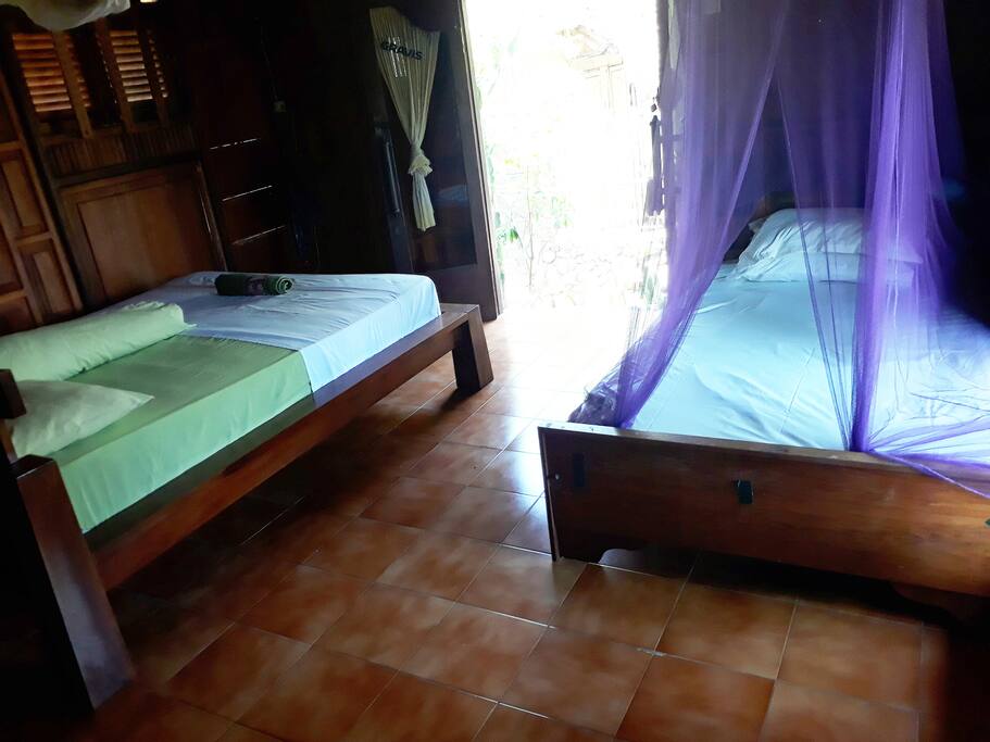 single bed and king bed