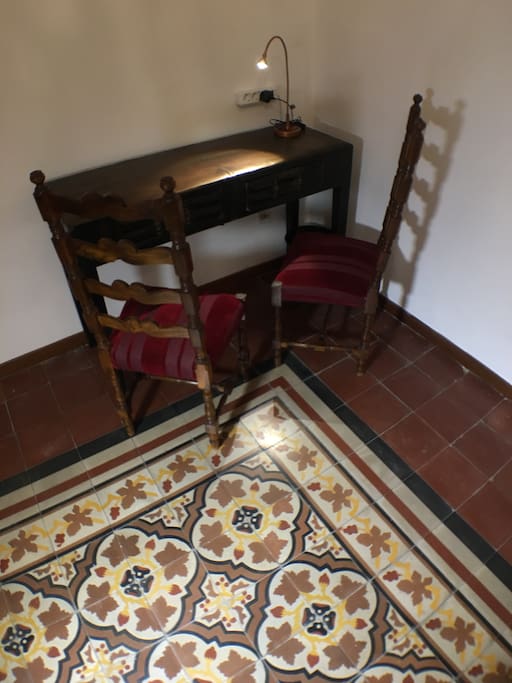 Tavolino camera da letto