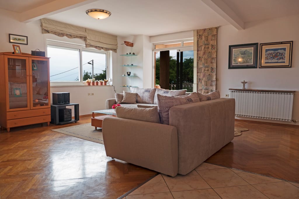 Classy with the sea view. My favorite room.