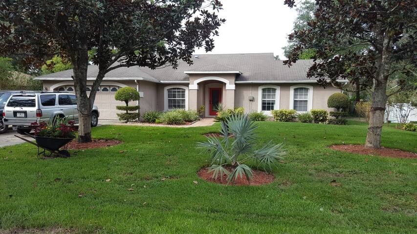 Feel at Home in Beautiful Orlando (Rm. 2)