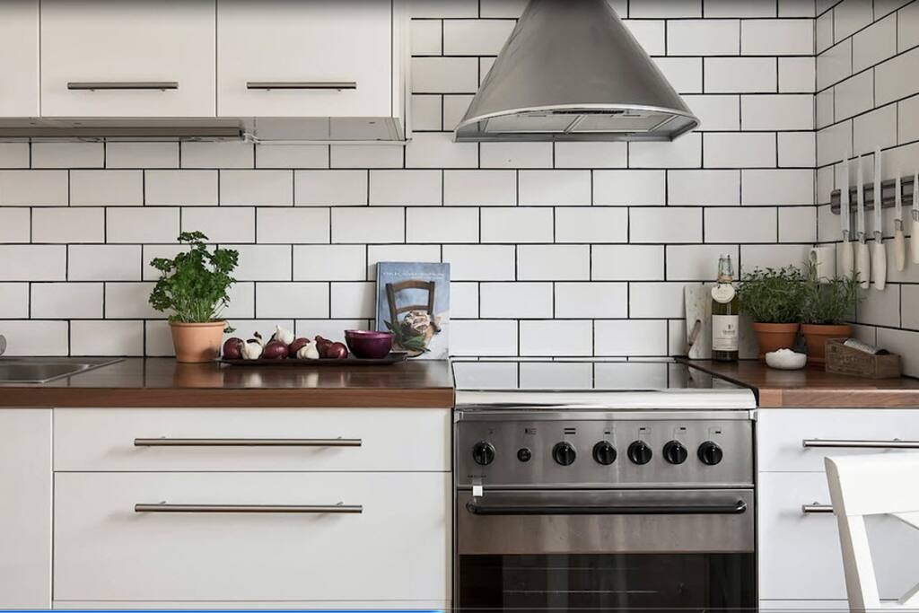 Fully equipped kitchen with gas stove