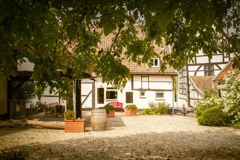 Half-timbered house of 6-12 persons in beautiful Heuvelland.