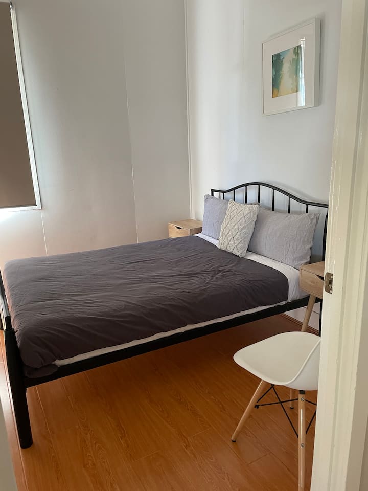 غرفة النوم 2