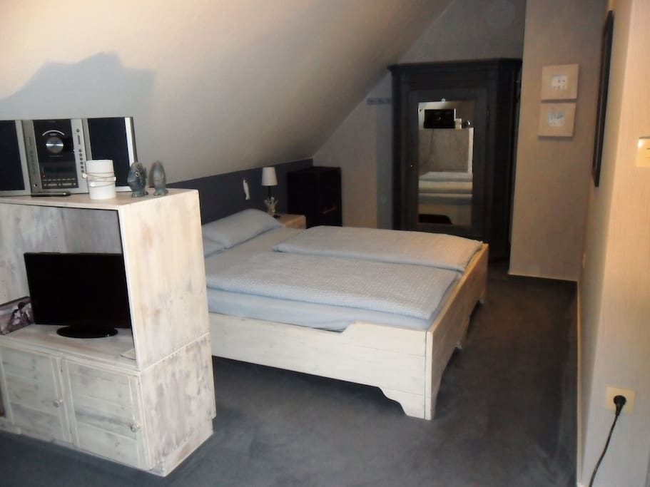 Großes Balkonzimmer