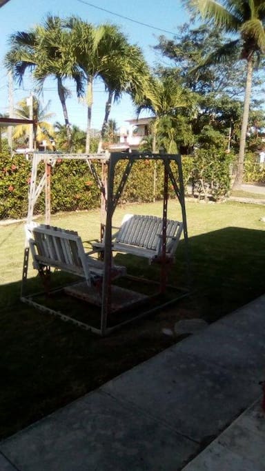 Exterior Jardin frente a la casa