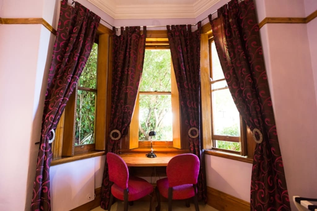 Bay Window with notebook desk